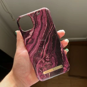 Ideal of sweden - skal iPhone 11 & XR - Skal från Ideal of Sweden. Använt men helt. Säljs för jag har ny mobil. 