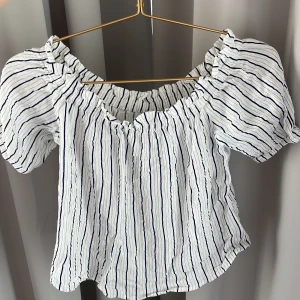 Randig blus 💙 - Randig blus med mörkblå ränder 💙