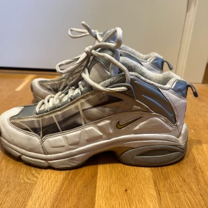 Nike Air sneakers  - Nike Air sneakers, storlek 38 Sparsamt använda 