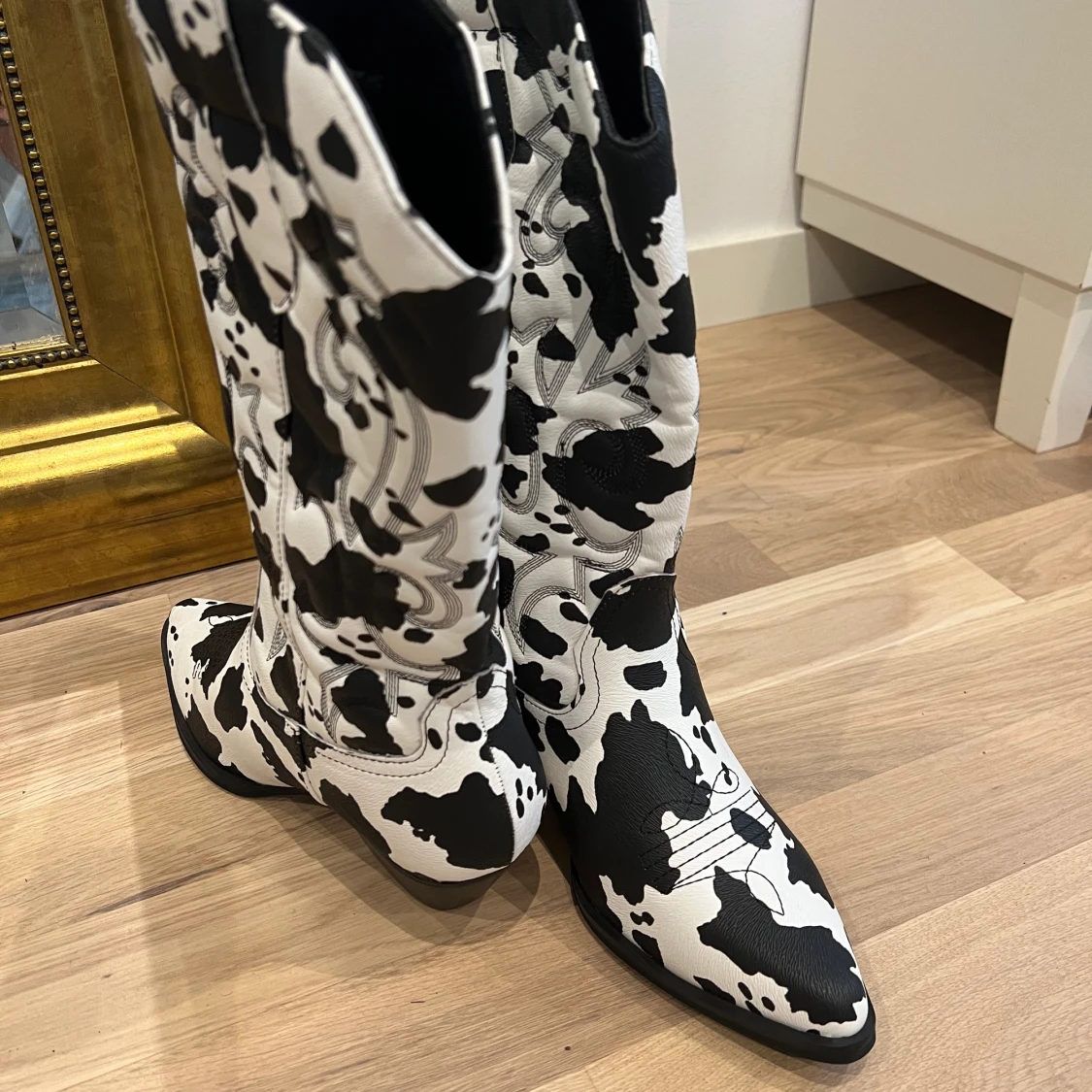 New cowboy boots  - 90