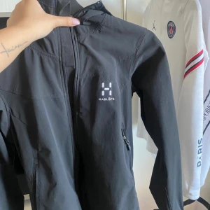 Haglöfs jacka - Haglöfs jacka i storlek s, inga defekter🌸 