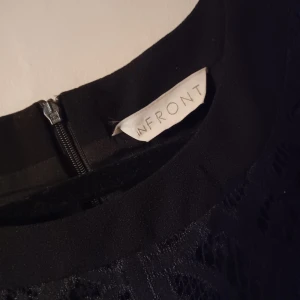 Vacker gothic klänning i spets - Fint skick, fina detaljer i spetsen.