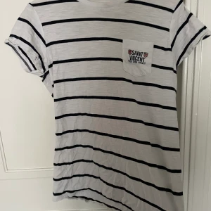 T shirt - Snygg och stilren passar till det mesta