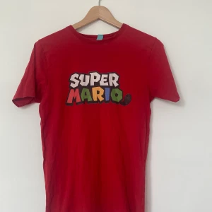 Jättesöt Super Mario-tröja! - Knappt använd :)