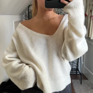 Stickad tröja - Mysig stickad tröja från Nakd, storlek S