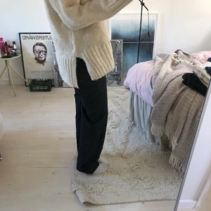 Kostymbyxor  - Assnygga gråa lågmidjade kostymbyxor!🤍🐘💟