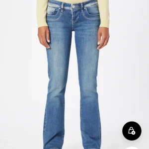 Lågmidjade jeans - Supersnygga lågmidjade, bootcut ltb jeans💓💓Frakten ingår inte