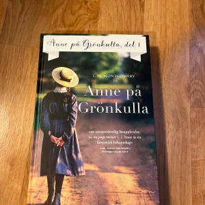 Bok Anne på grönkulla  - Säljer Anne på grönkulla som är en väldigt populär bok bland barn och unga. Den är i helt nytt skick då jag köpt den men aldrig fått chansen att läsa den. Pris+frakt 