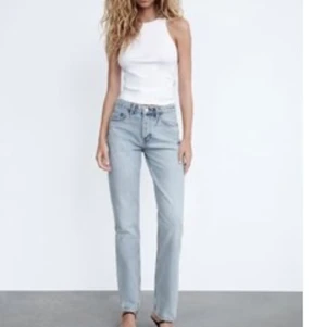 Jeans från zara  - Mid rise straight jeans från zara, knappt använda 