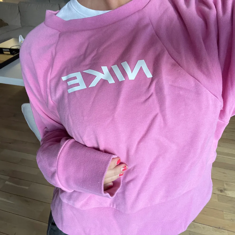 superskön rosa nike-sweater 💞💞. Tröjor & Koftor.