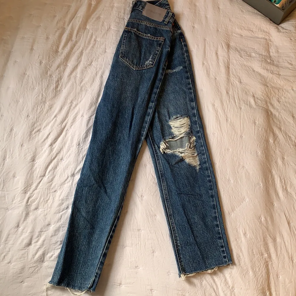 Ett par väldigt fina jenas från pull & bear. Använda Max 5 gånger!. Jeans & Byxor.