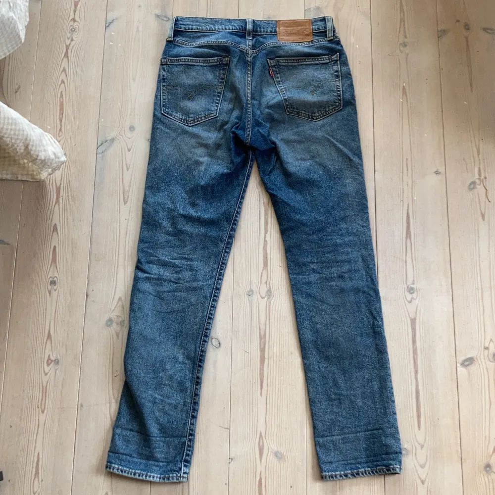 Levi’s jeans modell 511 W30 L32. Sparsamt använda och i gott skick. Jeans & Byxor.