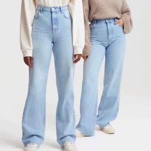 Säljer dessa supersnygga  högmidjade jeans inköpta 2021, sparsamt använda.  Mötas upp i Stockholm eller fraktas🫶🏻