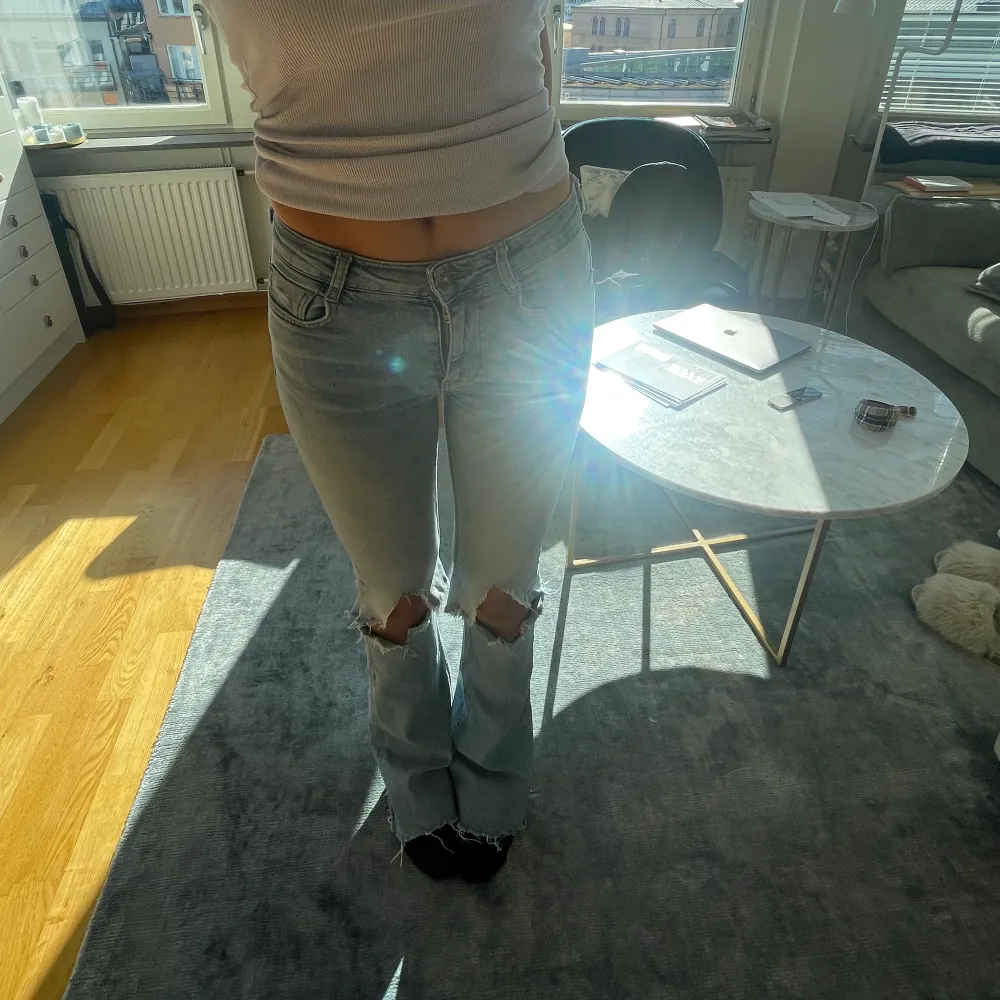 Favorit zara jeans jag ääälskar men inte använder lika ofta💋💋mer av en intressekoll  . Jeans & Byxor.