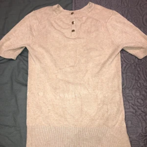 Skjorta från ZARA storlek M  - En skjorta från zara strl M färg beige 