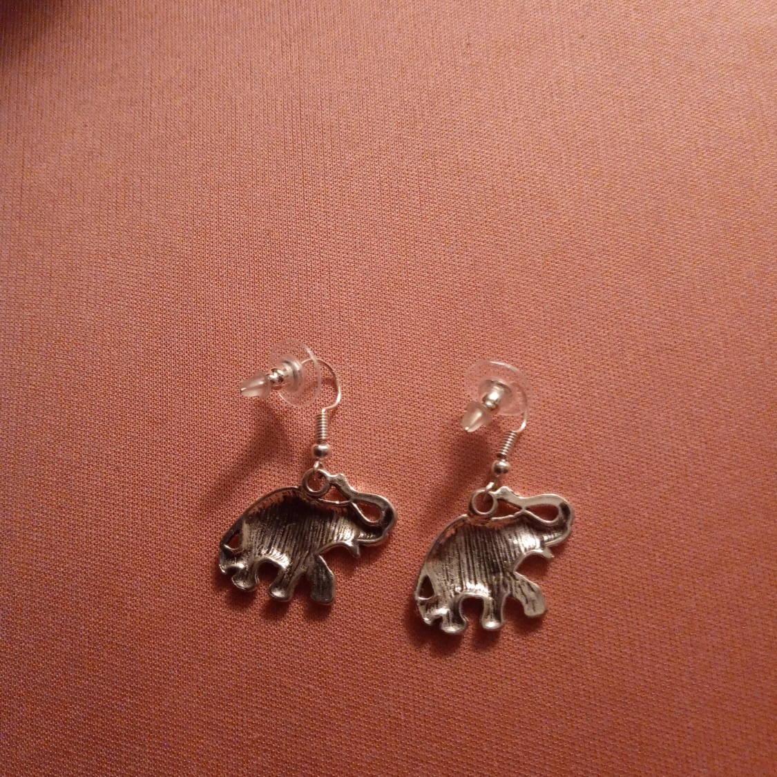 Elefant örhängen . - 90