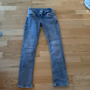 Ltb jeans - Säljer dessa jeansen från ltb. Säljer dem pågrund av att dem inte kommer till andvändning. Betalar endast med Swish. Kan posta idag💕