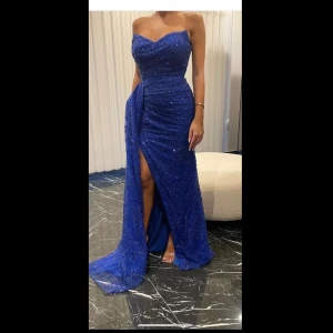 Festklänning - En väldigt fin festklänning, använt i gott skick Norsborg