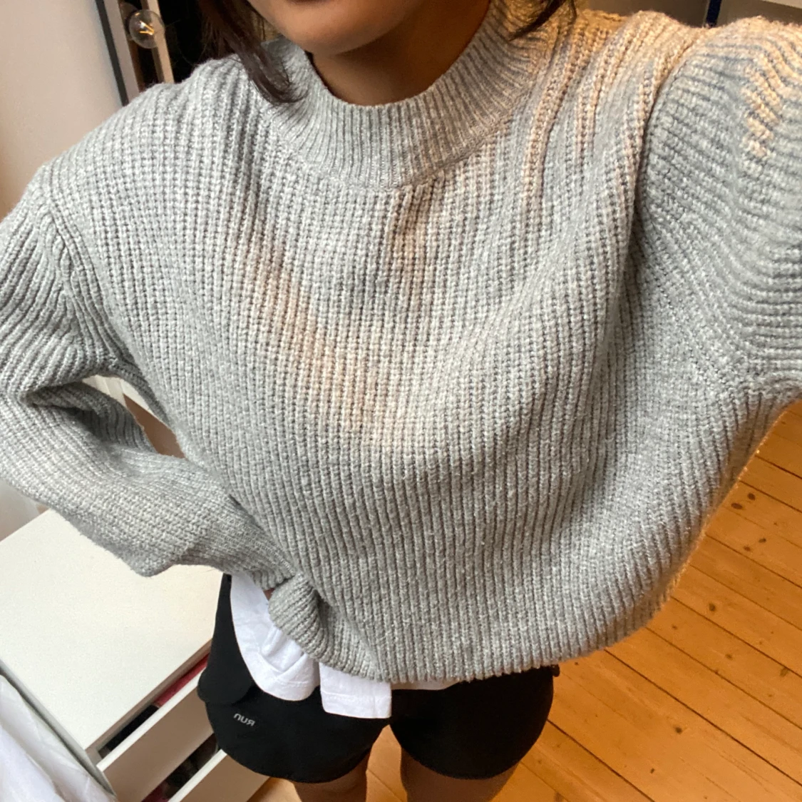 Stickad grå tröja - 90