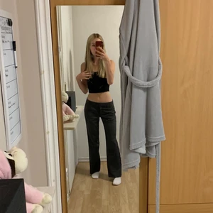 Lowwaist kostymbyxor - Lågmidjade kostymbyxor, storlek S! Frågor på dm och spårbar frakt!