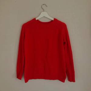 Röd stickad tröja från Lager 157 i storlek XS❤️