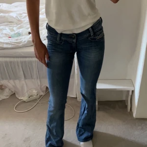 Diesel jeans - Världens finaste lågmidjade jeans från diesel💞För långa i benen på mig som är 165. Strl 27/32 men passar XXS-XS💞
