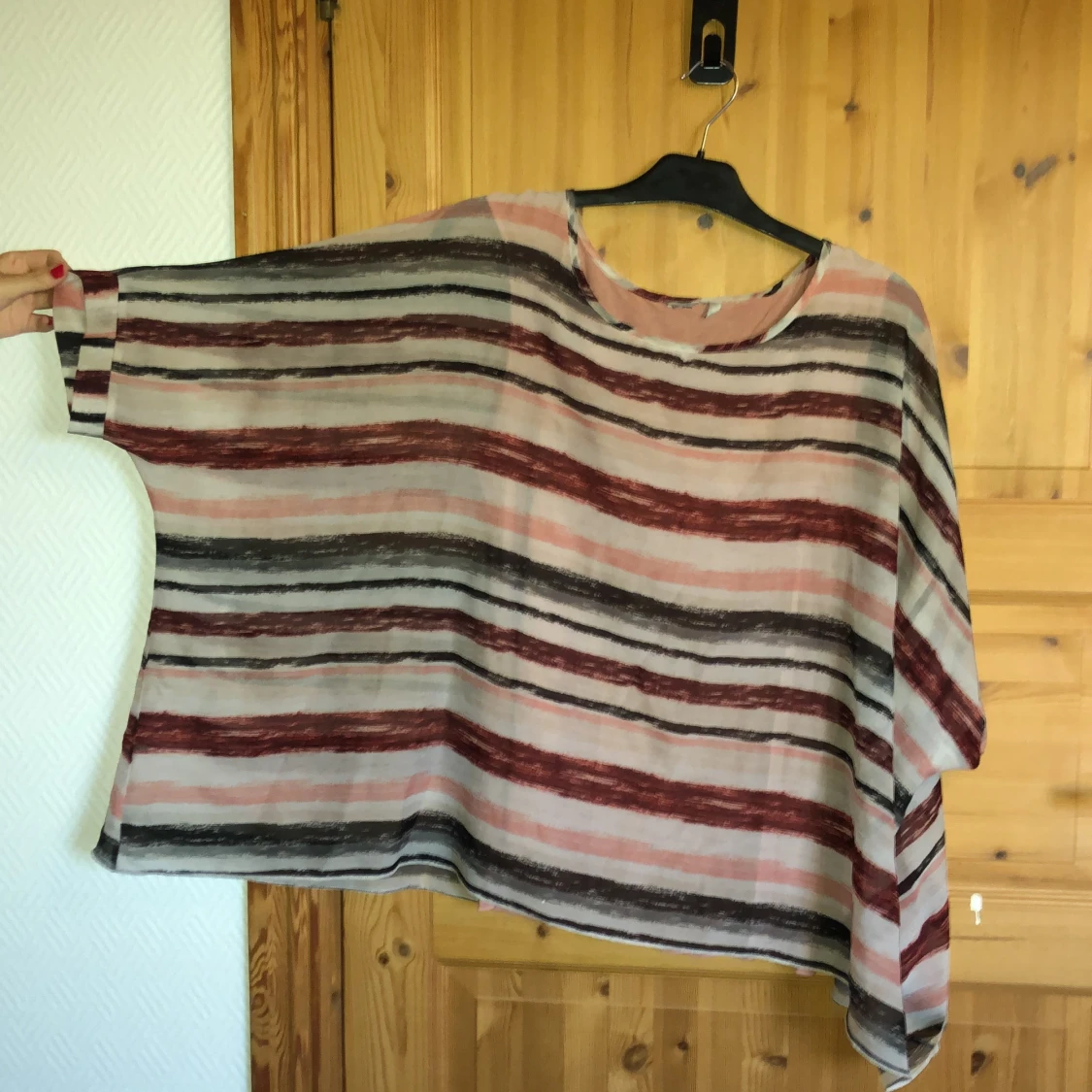 Tunn blus med linne under i stl M