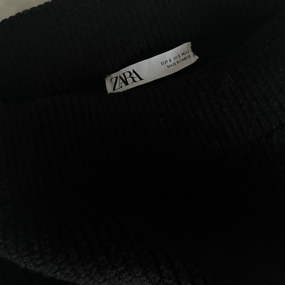 Eftertraktad stickad zarakjol - 91