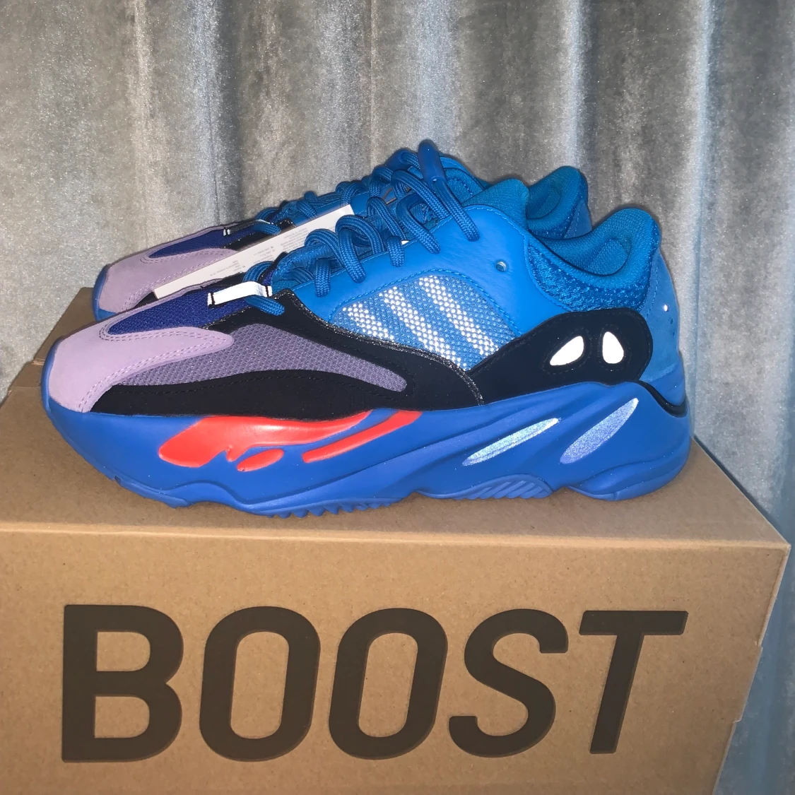 Yeezy 700 HI-Res blue