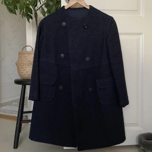 Kappa - Vintage kappa från 50/60-talet med trekvartslånga ärmar, sitter tajt på mig som är S/M. Meddela för mått, frågor osv🌻