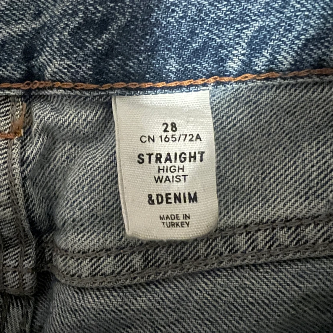 Denim boyfriendjeans / momjeans från h&m - 91
