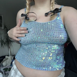 Paljett topp - Världens finaste paljett topp, har tyvärr aldrig blivit använd och därför säljer, köparen står för frakt 🥰