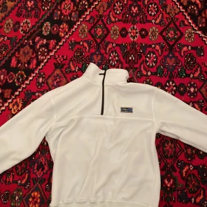 Urban tears fleece - Oanvänd Urban tears fleece 