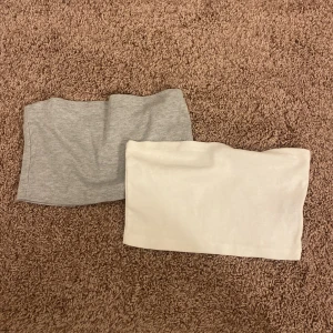 SHEIN - Säljer dessa två toppar i storlek XS ifrån shein. Båda topparna tillsammans kostar 50KR.  Man kan även köpa bara en topp om man vill<3