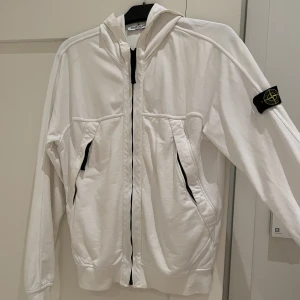 Stone island zip Hoodie  - Skick 9/10 storlek 176/S 