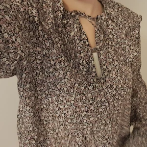 Blus - Bra skick, aldrig använd