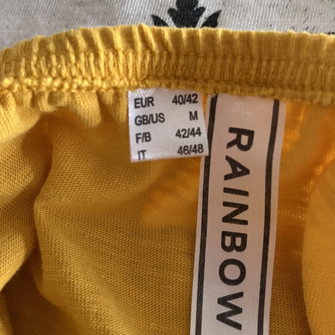 Nytt gult linne i stl.40/42 - 90