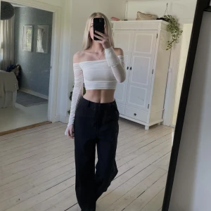 Mesh top - Helt ny med lappar kvar! Storlek XS. 120kr. (Fler bilder går att få) Jag är 164cm lång och bär vanligtvis XS/S i toppar 🫶🏼