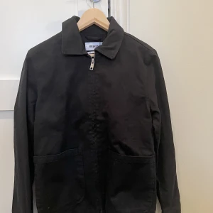 Jacka Weekday - Weekday Jacka! Supercool, aldrig använt - med prislapp kvar!!❤️‍🔥 nypris 600 - säljer för 400