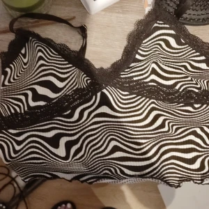 Tröja  - En tröja från hm. inte använt mycket 