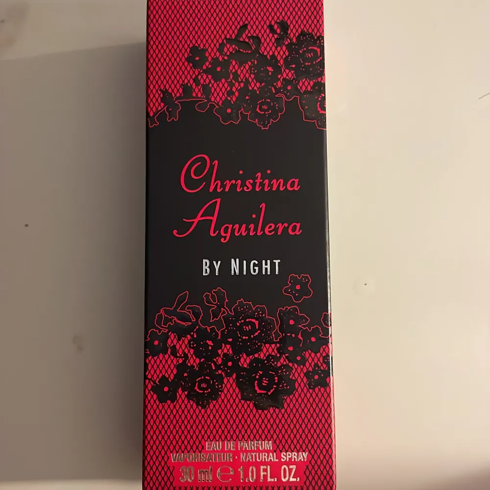 Christina Aguilera parfym (30 ml)❤️köpte fel och går ej att skicka tillbaka så därav säljer jag den. Övrigt.