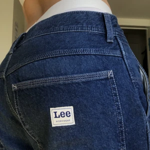 Ler workpants - Apsnygga workpants från Lee. Aldrig använda, endast testade. Säljer då dom inte riktigt passar som jag vill haha. Nypris 899
