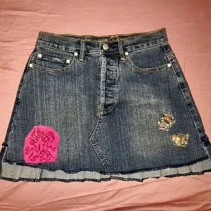 Sister Point /vintage/retro/ mini kjol stl XS  - Inköpt för ca 20 år sen!! Jättefin! Toppskick!  Sister Point stl xs  Bomull + polyester +elastan  