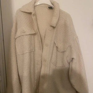 Mysig kofta - Kofta som använts några gånger. Mysig och skön.