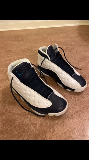 Air jordan 13 retro obsidian  - Air jordan 13 retro obsidian  Originalkartong. Mycket bra skick. Sparsamt använda  Nypris 2200