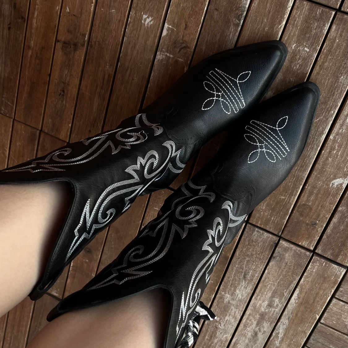Stylish cowboy boots  - 90