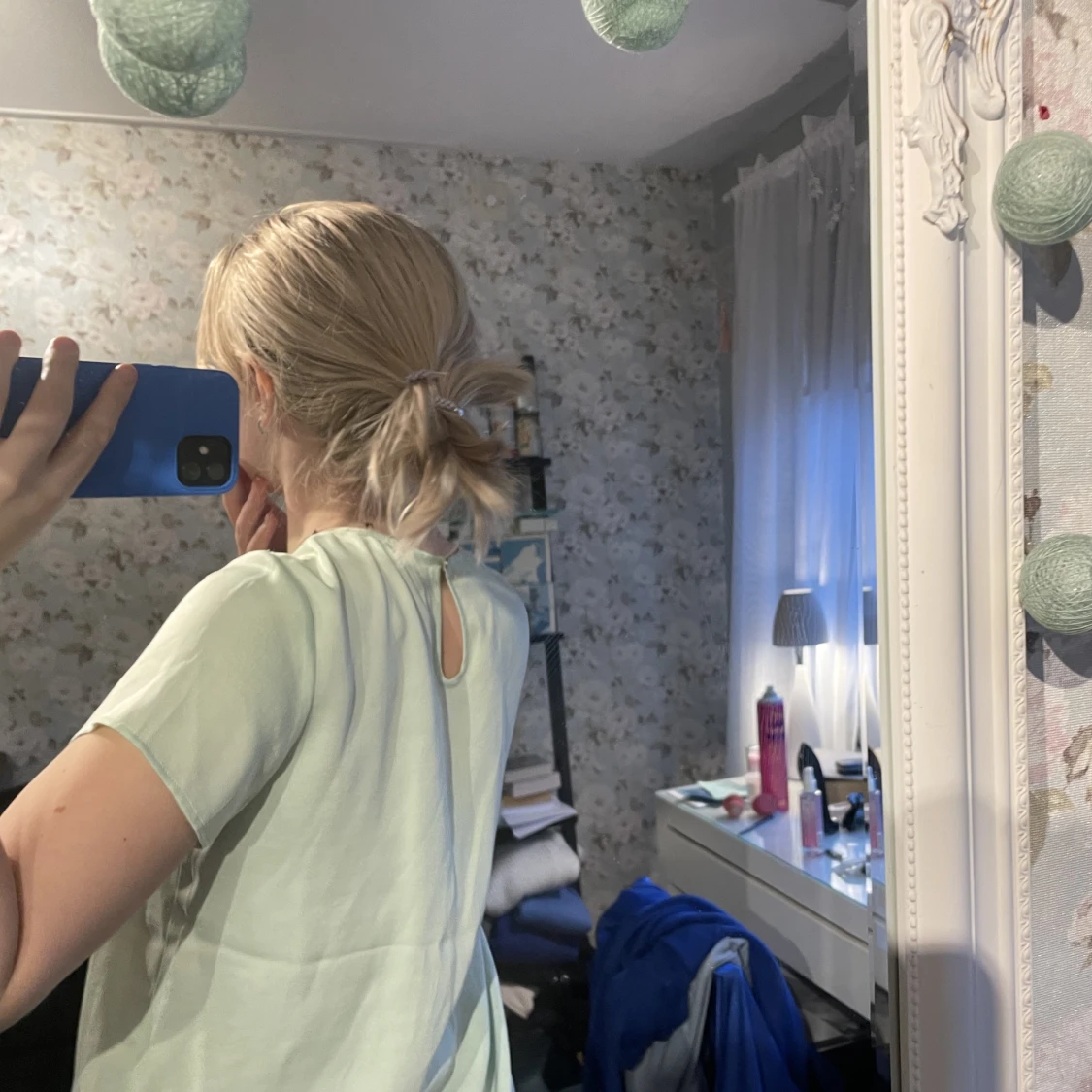 Grön blus/T-shirt  - 90