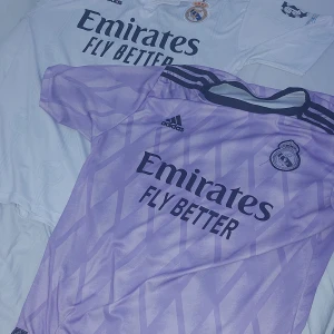 Realmadrid,psg,city,barcalona (Fotbollströjor) - Tja jag vill sälja mina fotbollströjor, en kostar 250. JAG KAN TÄNKA MIG ATT SÄLJS ALLT FÖR 850KR