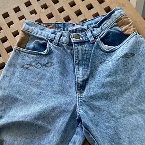 MGB brithon sweden jeans, köpta second hand annars ej använd, M men ganska små passar runt xs-s