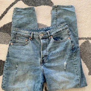 Jeans - jeans från hm, knappt använda, stl 40 (M), fint skick, säljs för 100 kr